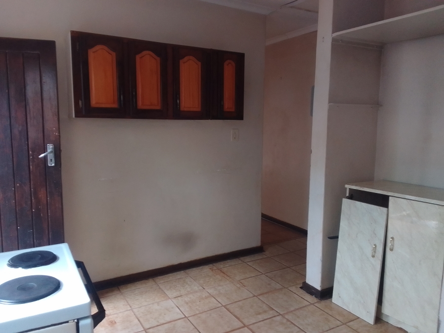 2 Bedroom Property for Sale in Geelhoutpark North West